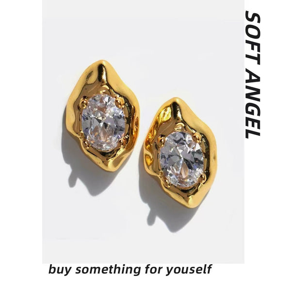 Gold Prong Earrings